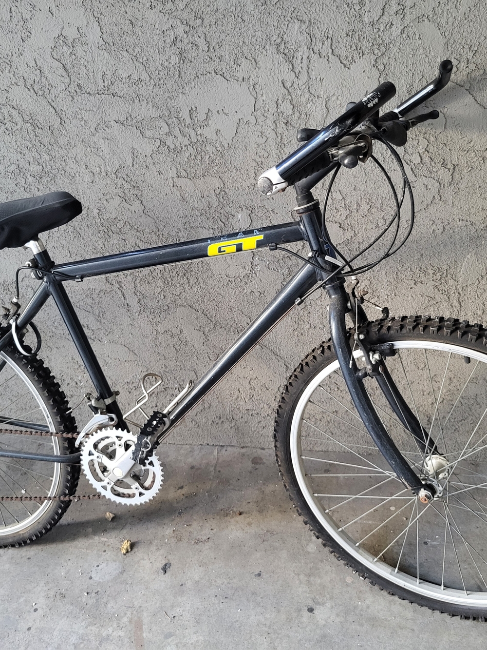GT Men's Mountain Bike - Black with Yellow Accent